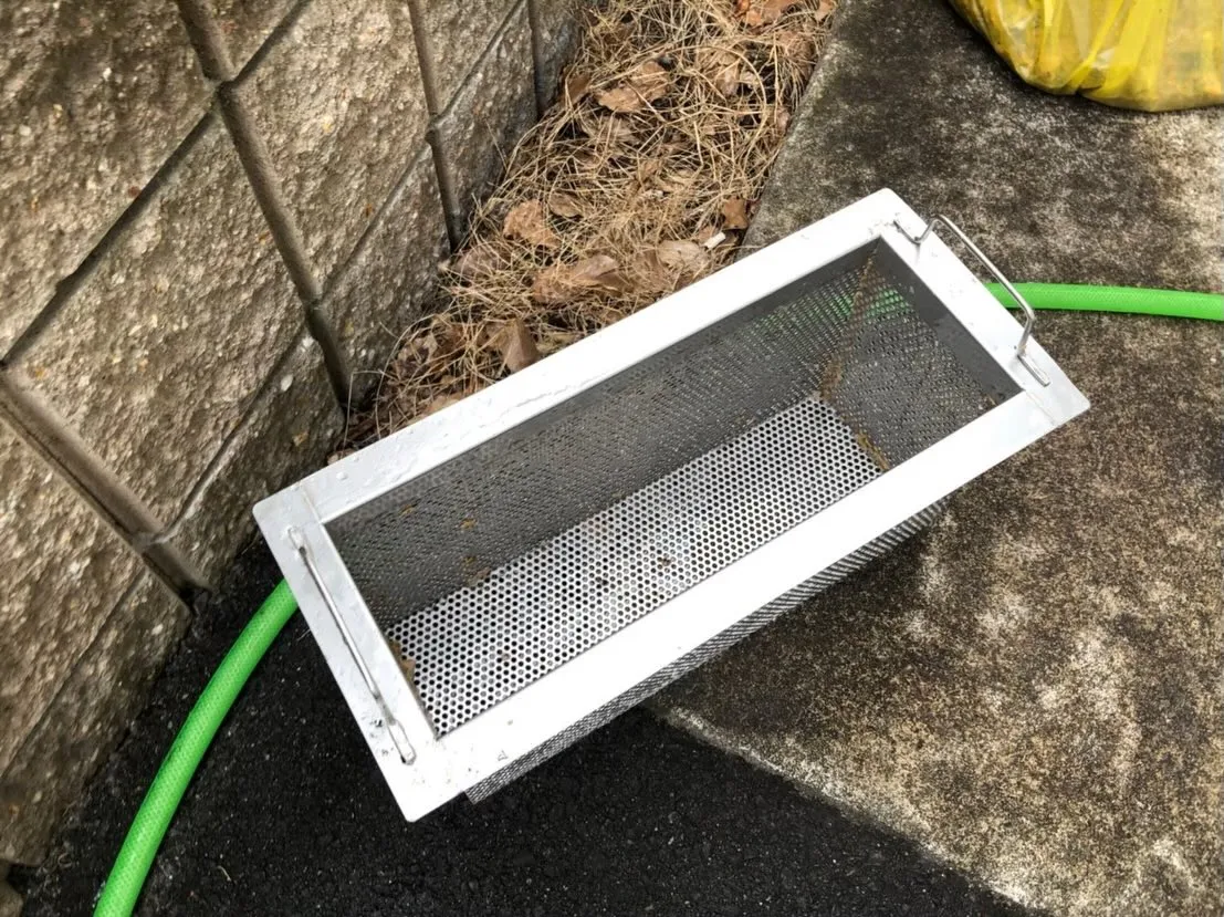 これが噂のグリストラップ😱