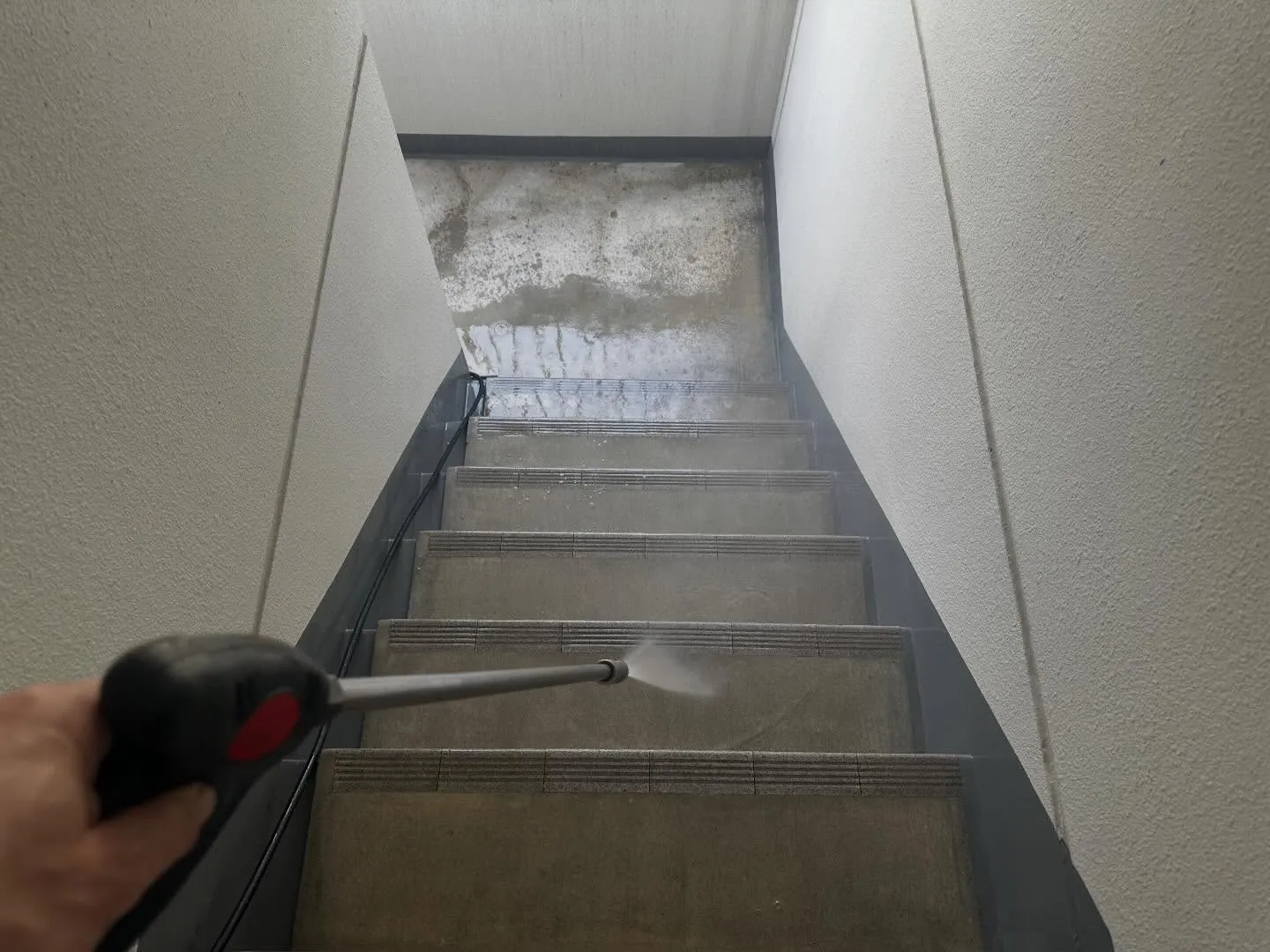 マンションの共用部分の定期清掃