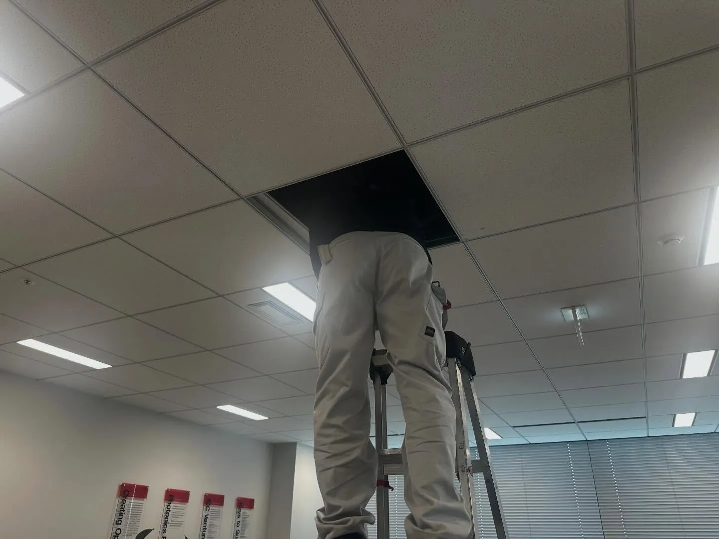 引き続きオフィスビルの空調メンテ💪