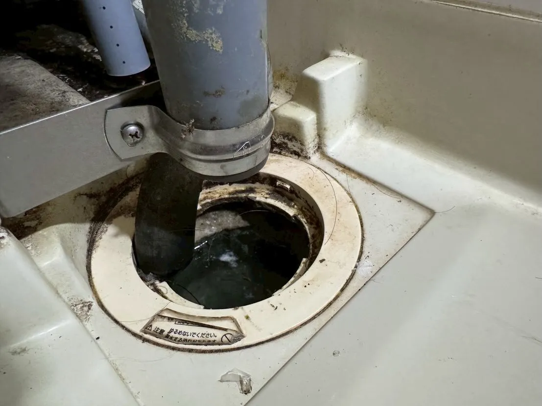 ビジネスホテルの排水管洗浄