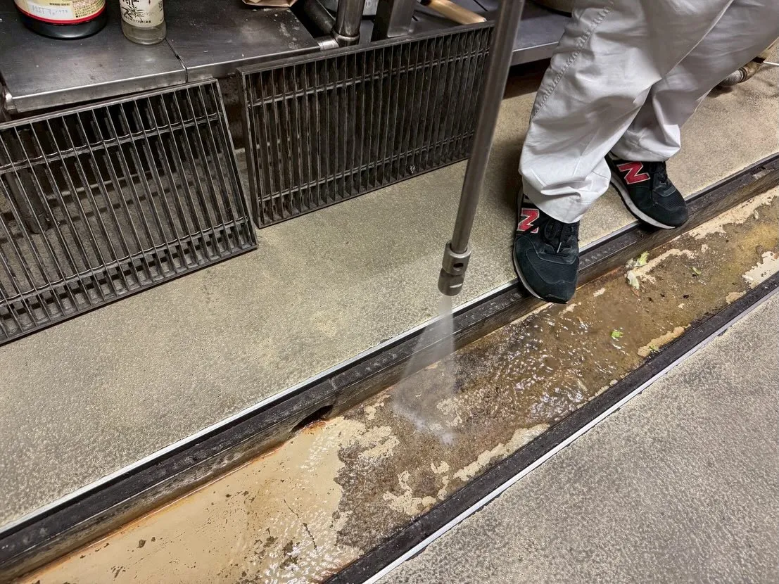 ビジネスホテルの排水管洗浄