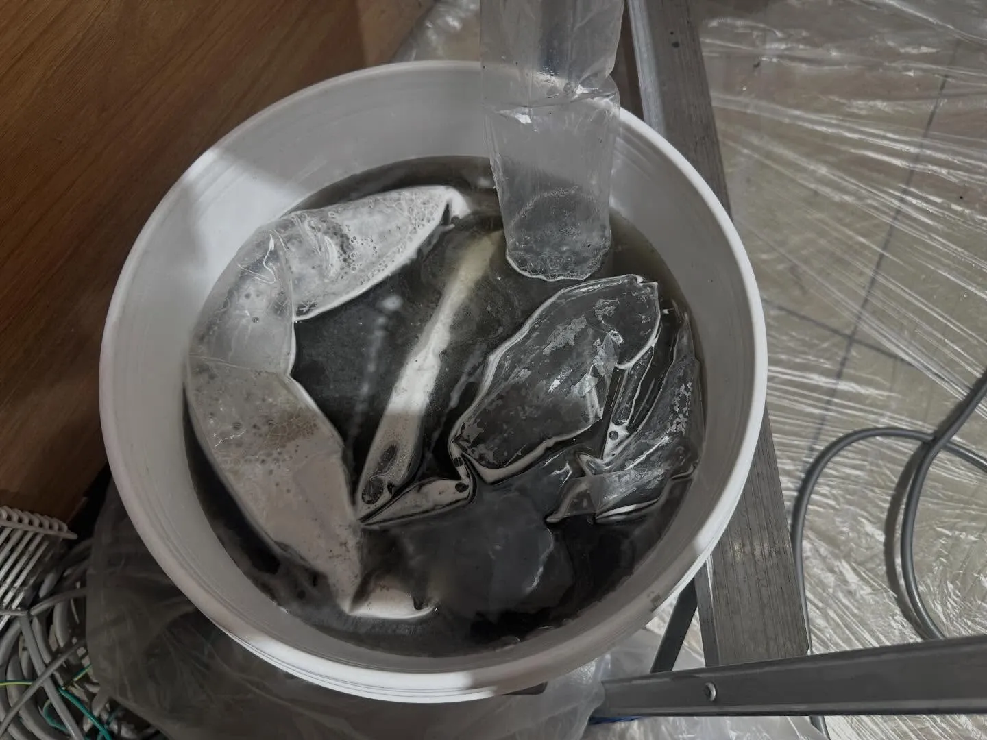 シャトレーゼ蒲郡店のエアコン分解洗浄致しました