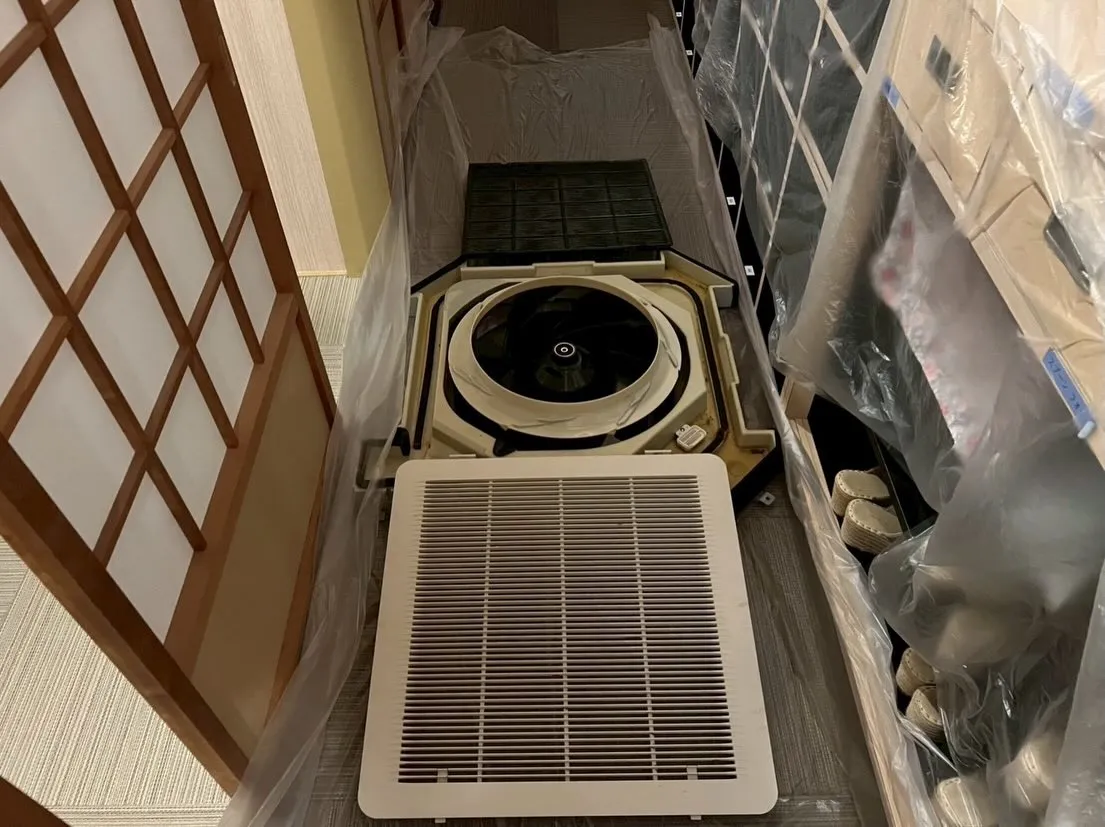 この時期は、エアコン洗浄ばかりやってます笑