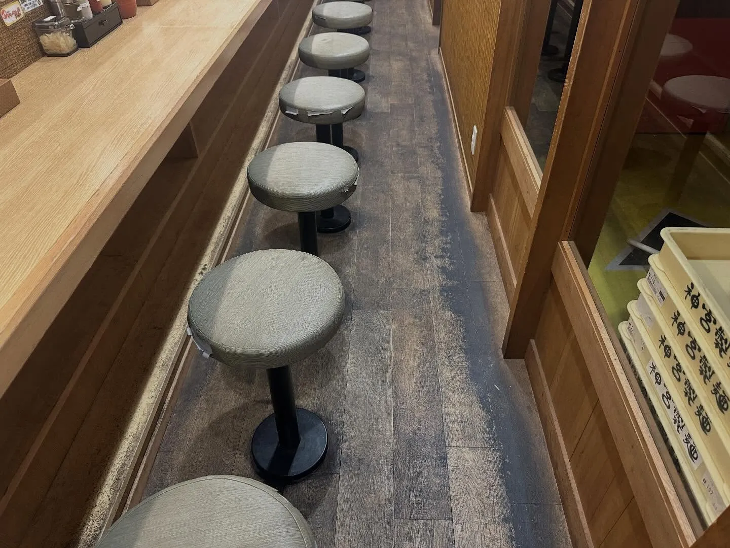 お客様のお店をお試しで清掃致しました